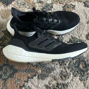 Brand New Addidas UltraBoost Women’s 8.5